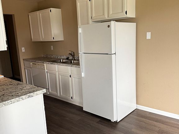 4th image of 1048 Abbey Ct #5