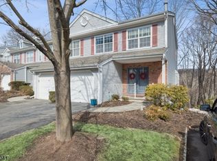 2 Hickory Way, Mount Arlington, NJ 07856