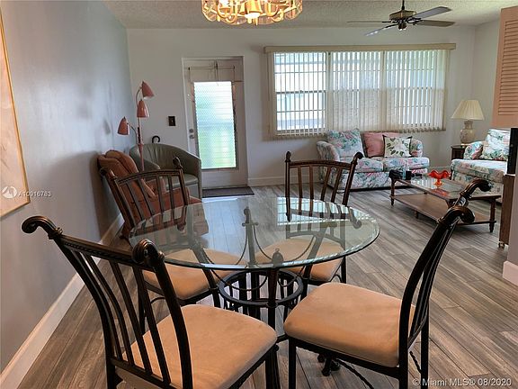 3rd image of 209 Farnham Cres #209-I