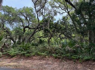 15 Lakeview Ln, Saint Helena Island, SC 29920