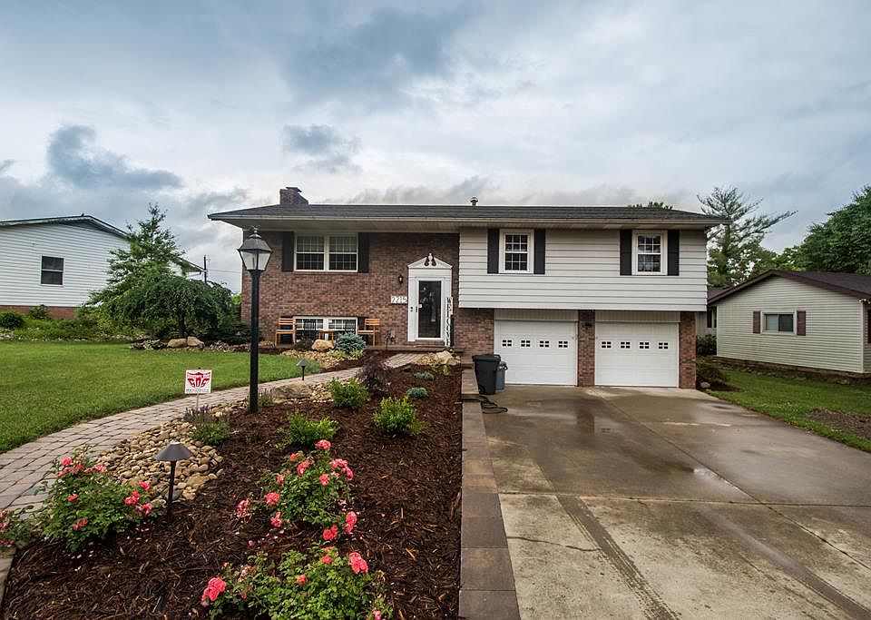 1st image of 2215 Woodcrest Dr
