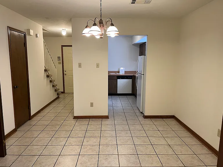 305 W Esplanade Ave #A — Photo 9