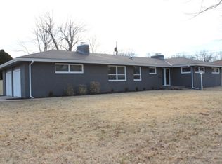 1936 N Edgemoor Dr, Wichita, KS 67208