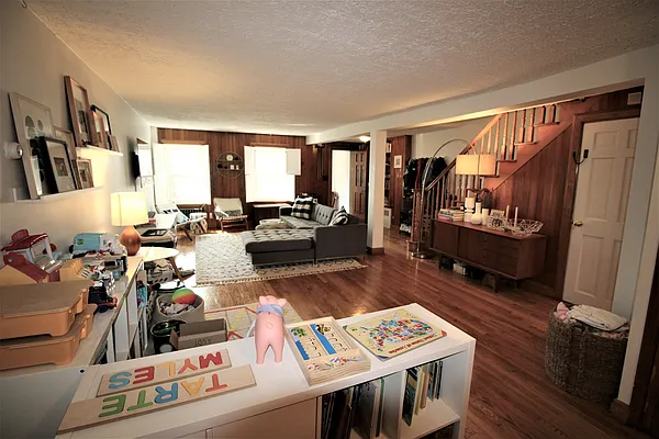 Rented by Brooklyn Real Inc | media 12