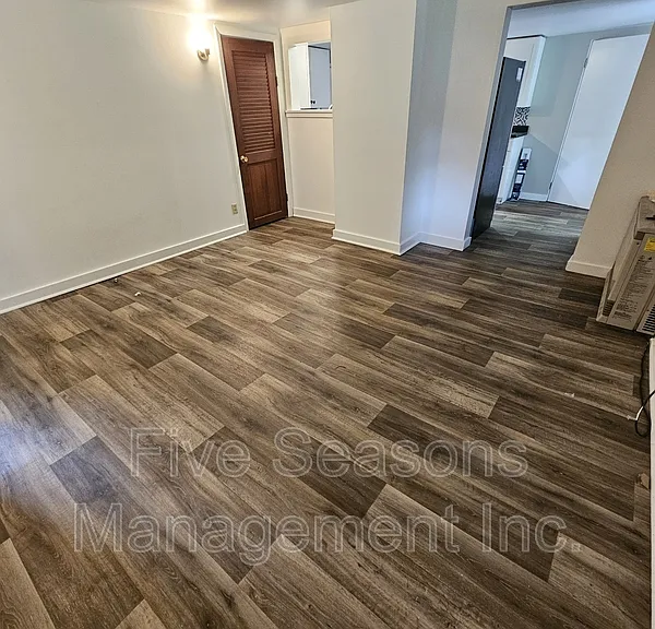 32 West St #A — Photo 2
