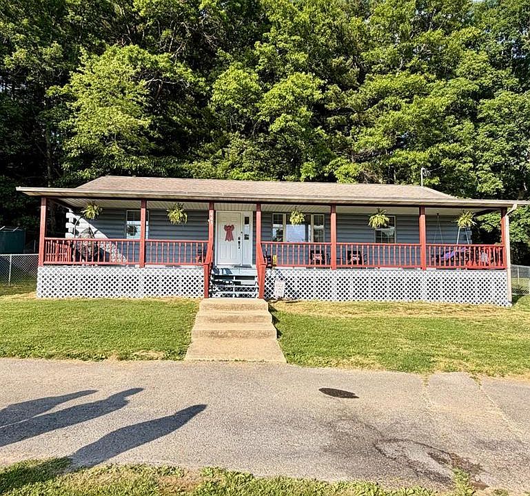 1st image of 465 Oak Grove Rd