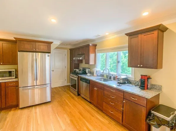 38 Lafayette St, Arlington, MA 02474