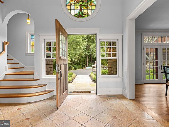 4th image of 895 Copes Ln