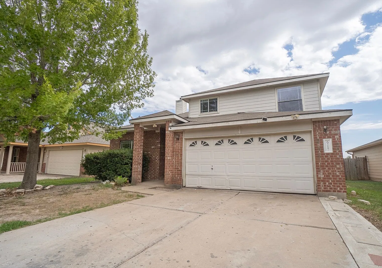 4 Bed, 2.5 Bath Home with 2-Car Garage in Del Valle, TX! — Photo 2