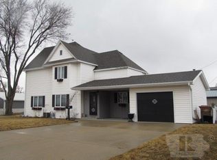 521 N Walnut St, Carroll, IA 51401