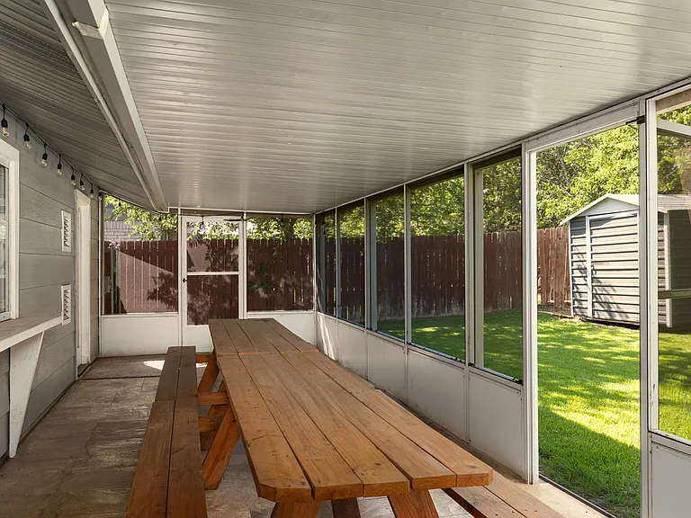 1012 Red Cliff Dr — Photo 28