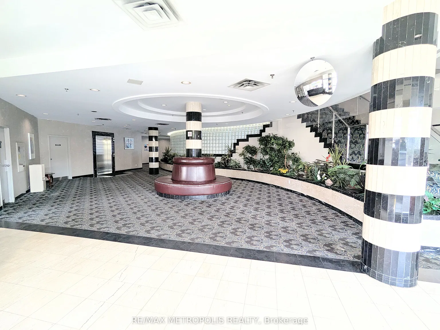 2 bed, $2,650 — Photo 2