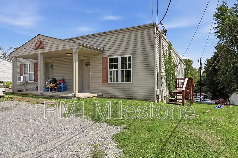 2 bed, 1.0 bath, 900 sqft, $1,330 — Photo 2