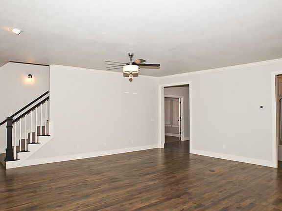 5th image of 912 NE 20th Pl