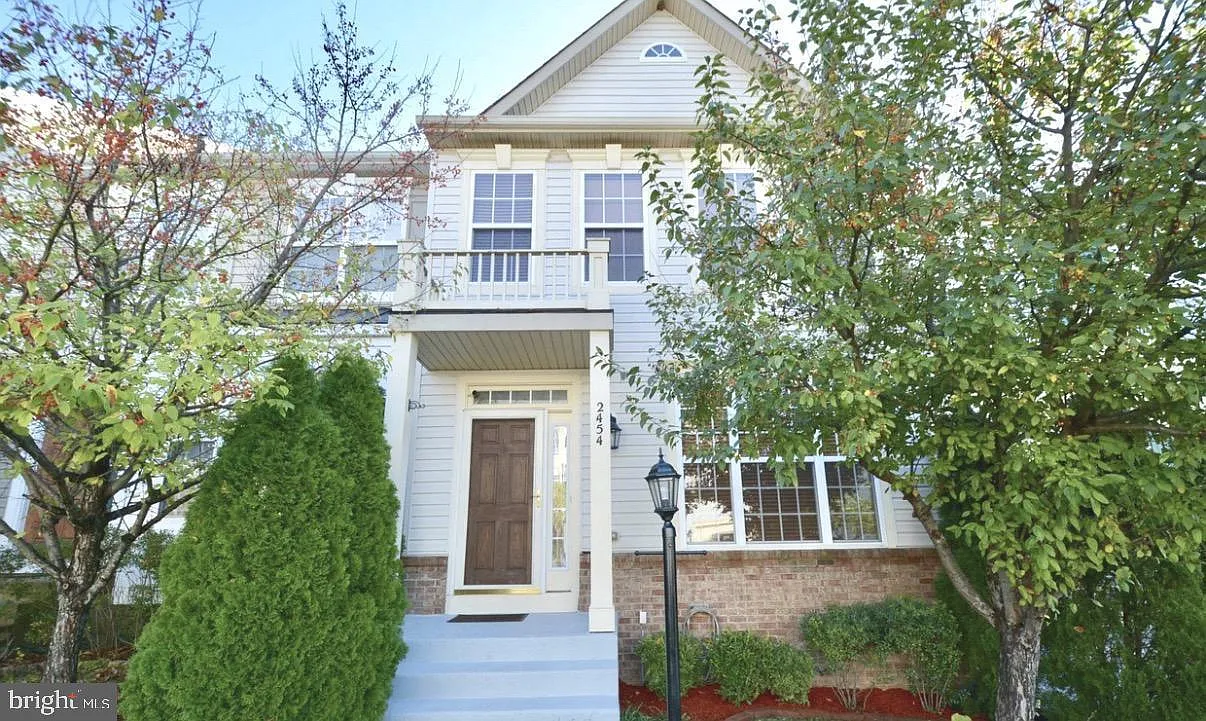 4 bed, 3.5 bath, 1600 sqft, $2,950 — Photo 1