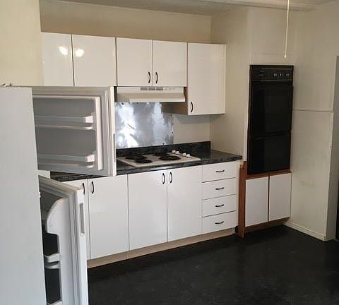 2nd image of 608 S Bell St