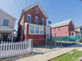 28 Union St, Carteret, NJ
