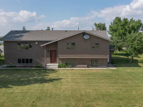 101 Pondera Ave, Valier, MT 59486