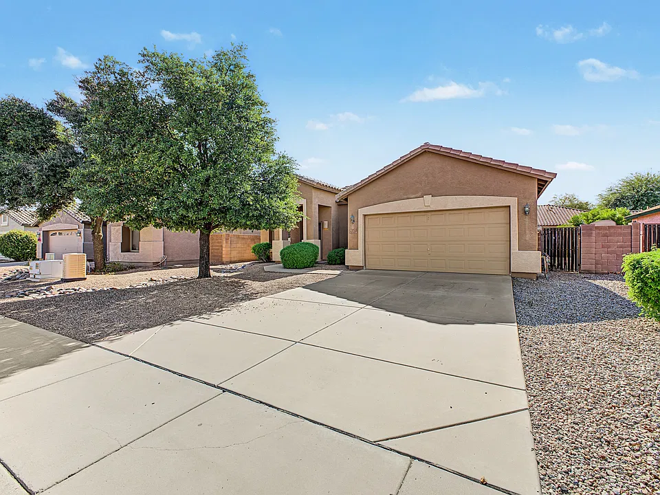1763 E Wildhorse Pl