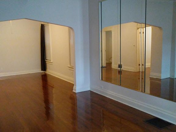3rd image of 7431 S Ingleside Ave #1