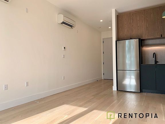 5th image of 420 Tompkins Ave #506