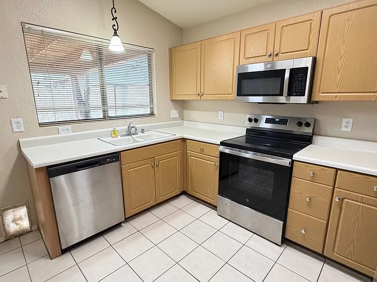 11344 W Barbara Ave — Photo 8