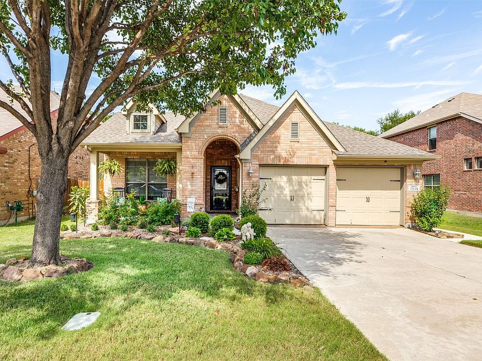 1st image of 2809 Laurel Oak Dr