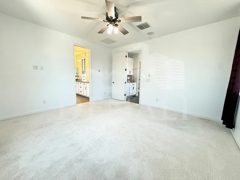 1729 W Myrna Ln — Photo 13