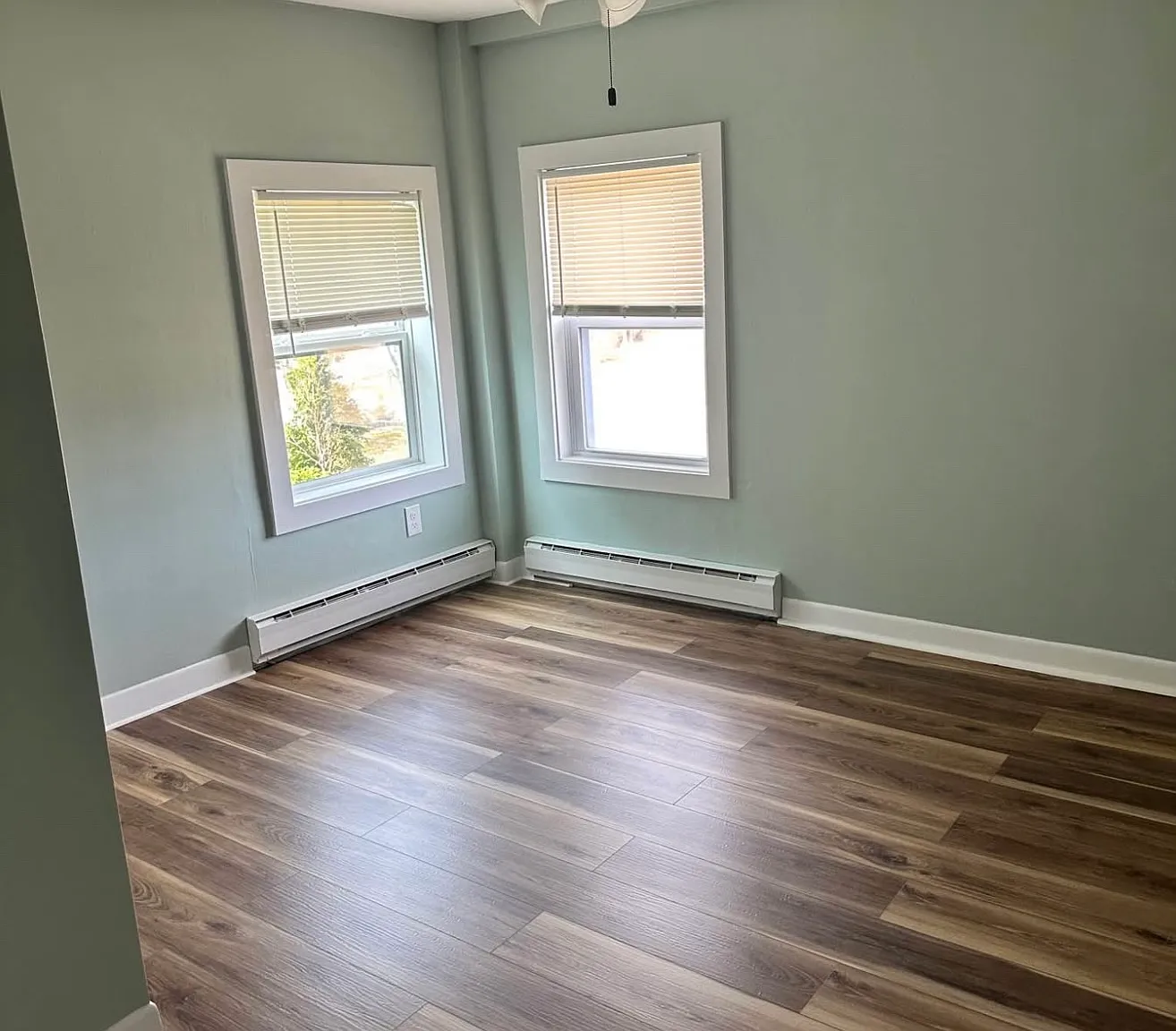 2 bed, 950 sqft, $1,900 — Photo 3
