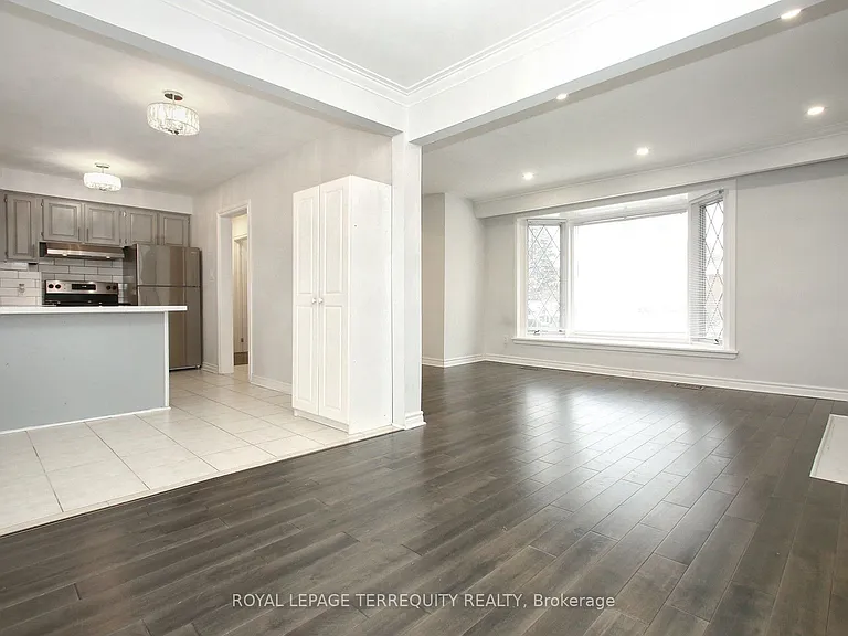 1 Barnes Cres — Photo 13