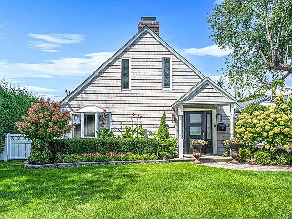 2nd image of 2115 Randall Avenue