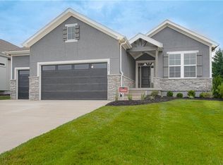 4625 SW Robinson Dr, Lees Summit, MO 64083