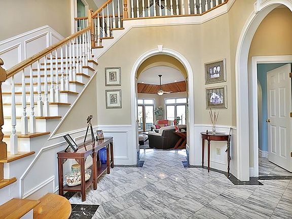 3rd image of 4326 Highborne Dr NE