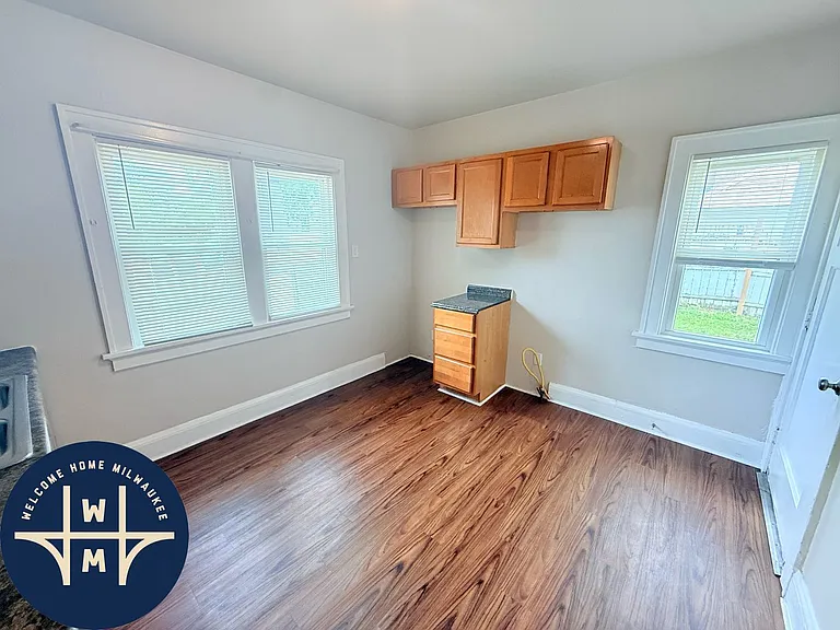 221 W Ring St — Photo 11