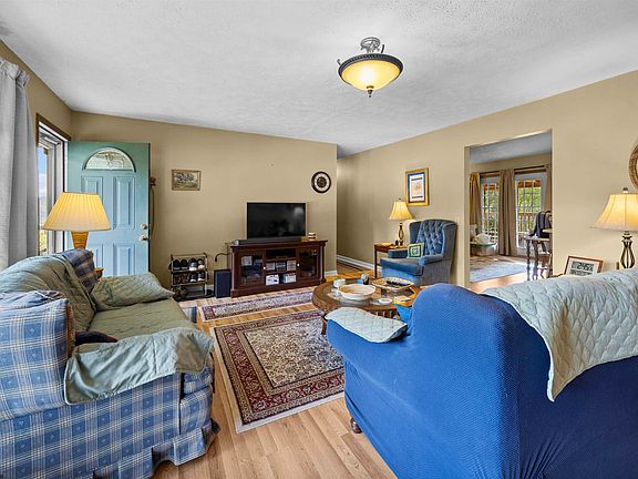 5th image of 129 Forest View Rd
