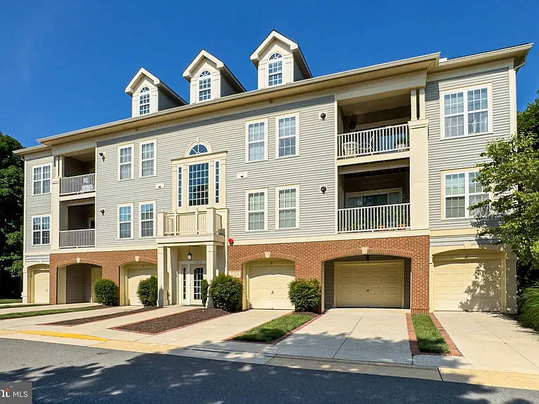 11314 Westbrook Mill Ln #302 — Photo 2