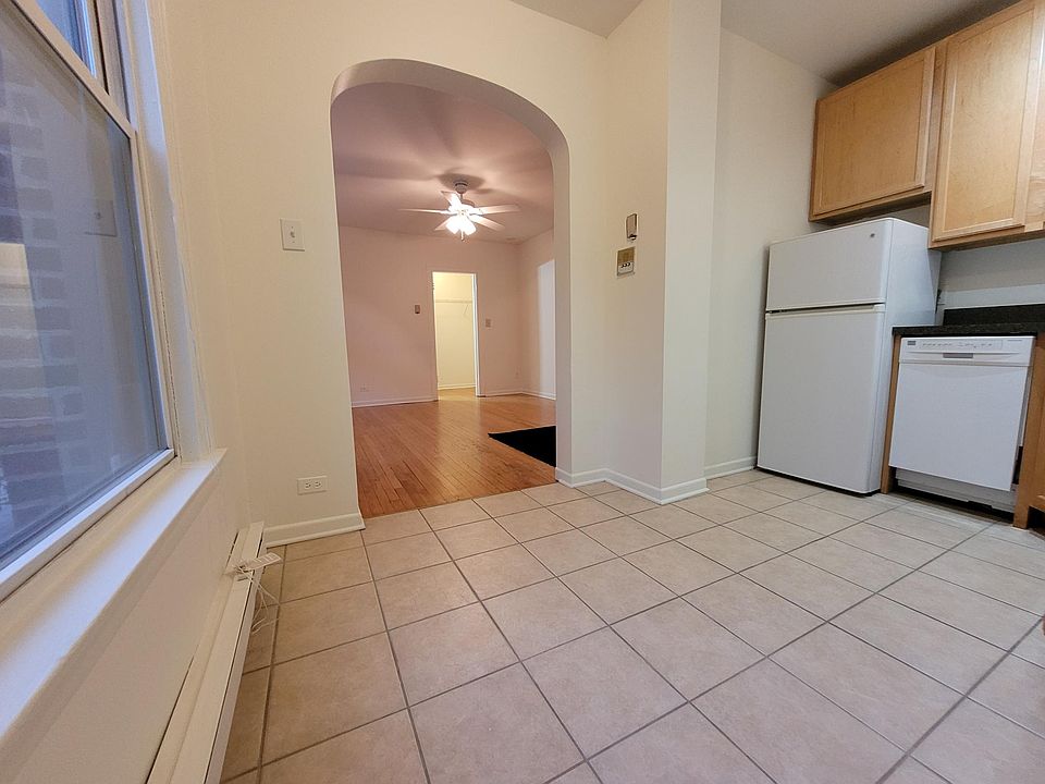 1st image of 2146 N Dayton St APT 204
