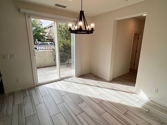 5th image of 2089 Mannington Pl