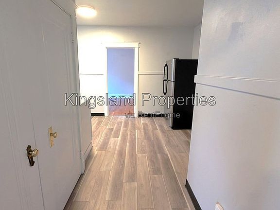 3rd image of 4982 Oleatha Ave #A