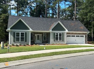 111 Village Cir, Clinton, NC 28328