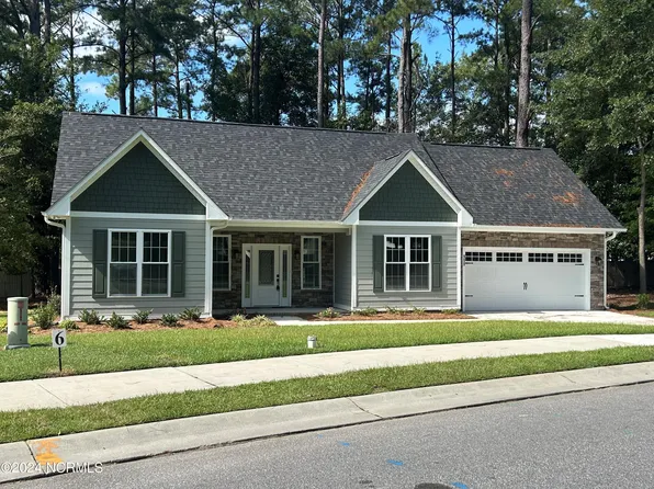 111 Village Circle, Clinton, NC 28328