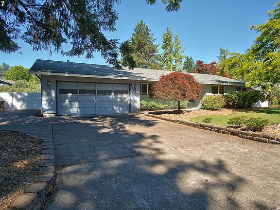 2nd image of 1103 SE 34th Ave