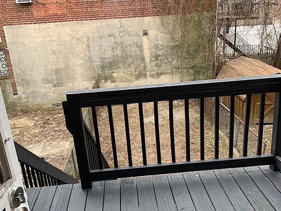 4th image of 816 Magenta St