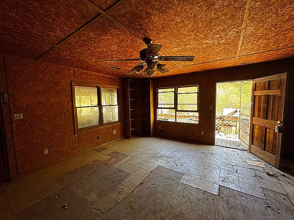 4th image of 256 E Paoli Rd
