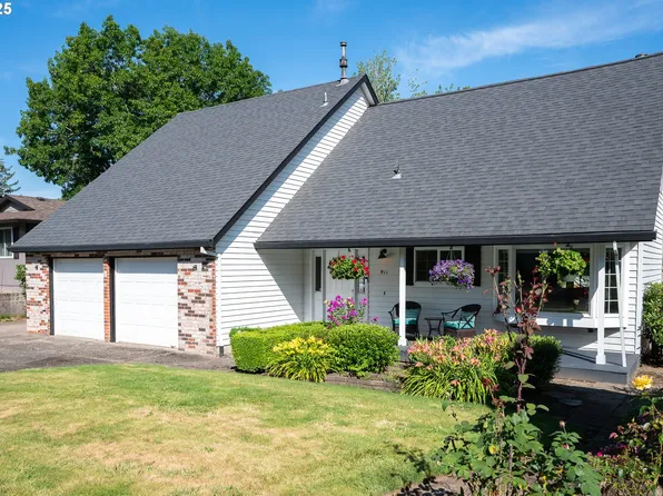 911 SE 40th St, Troutdale, OR 97060