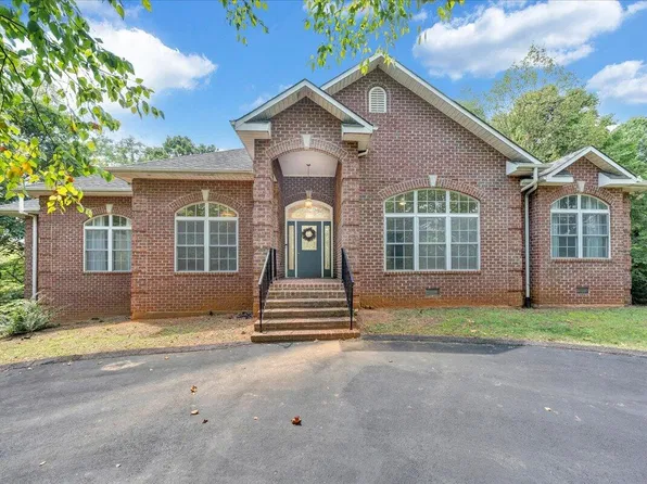 160 Grandview Dr, Troutville, VA 24175