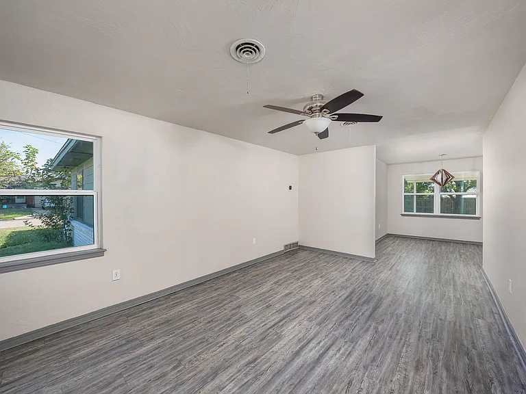 1502 NW 48th St — Photo 21