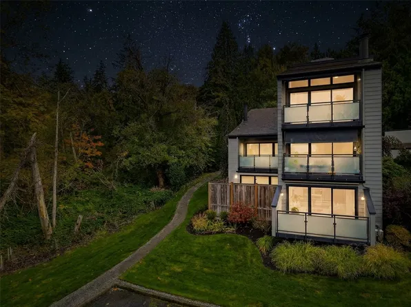 11230 NE 68th Street #C, Kirkland, WA 98033