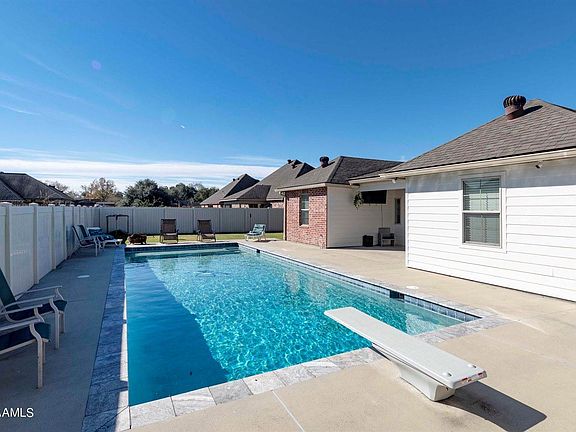 2nd image of 602 Timberstone Dr