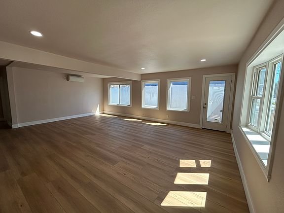 3rd image of 820 Jackson St